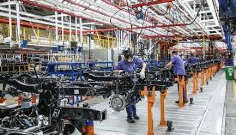 Se perdieron casi 80 mil puestos de trabajo en la industria desde la asunción de Milei