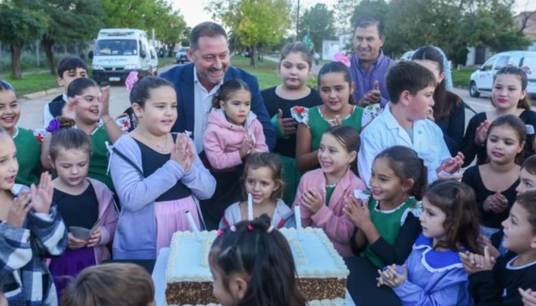 Pasteur celebró su 117° aniversario con un emotivo acto y reconocimiento para sus vecinos