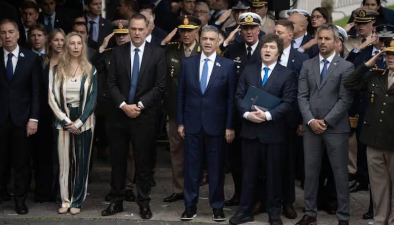 Sin cadena nacional, Milei encabezó el acto por Malvinas, respaldó a Adorni y habló del "equilibrio fiscal" del Gobierno