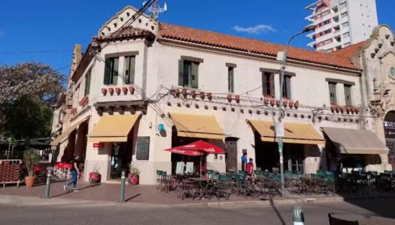 Un bar icónico y una concesión sospechosa