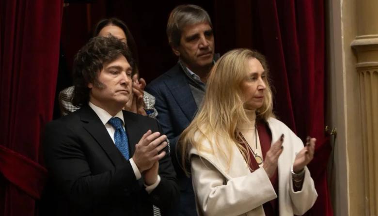 Milei, Karina, el Gabinete y los senadores de Bullrich en los palcos