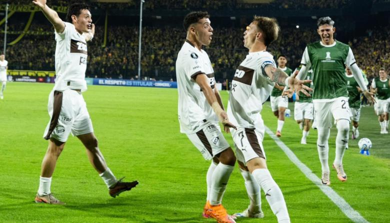 Platense le ganó a Peñarol en Montevideo y logró un triunfo histórico en la Libertadores