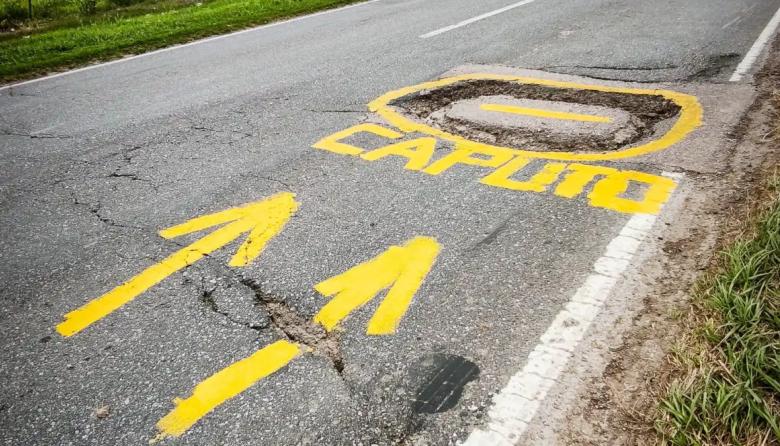 Bautizaron pozos y baches en rutas nacionales con nombres de dirigentes libertarios