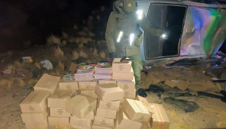 Fuga, vuelco y contrabando: Insólito hallazgo de figuritas del Mundial
