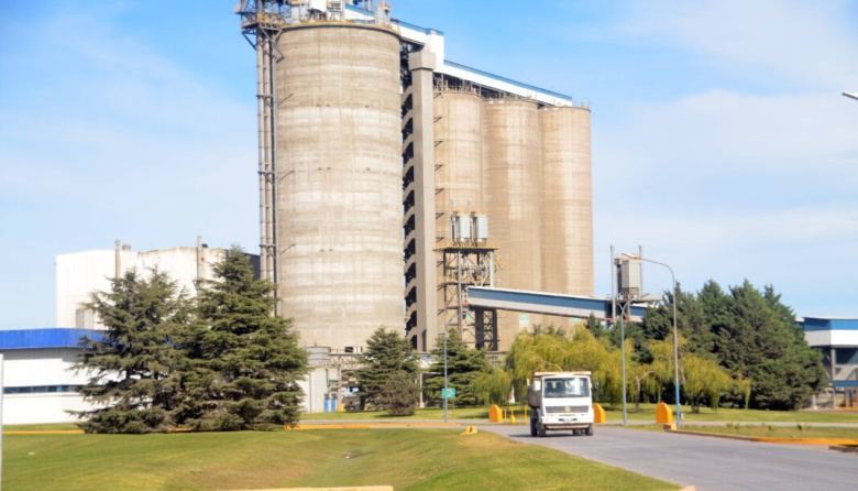 Loma Negra apagó un horno por exceso de stock