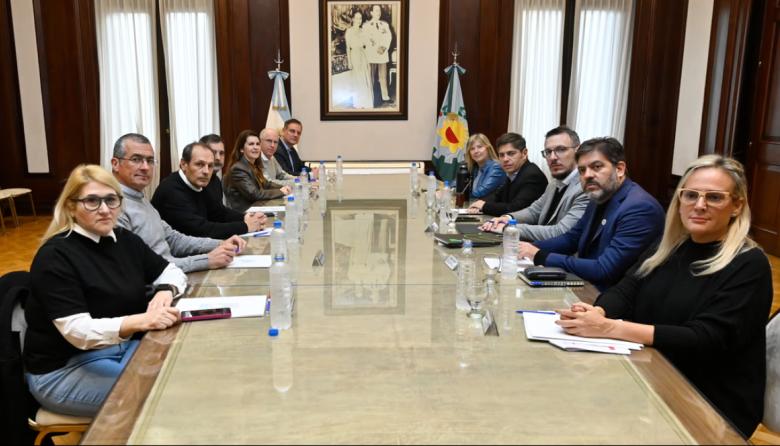 Kicillof y Provincia Leasing: qué municipios bonaerenses recibirán maquinaria