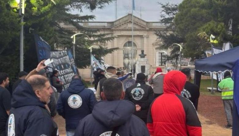 Tensión en Arenales: protestas, camiones y un Municipio que toma distancia