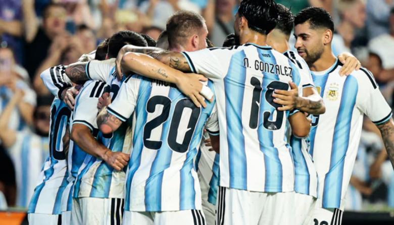 Se confirmó el árbitro para el debut de la Selección argentina ante Argelia del martes
