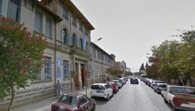 Paro docente tras la brutal agresión a un profesor en Tandil: un estudiante le fracturó el rostro