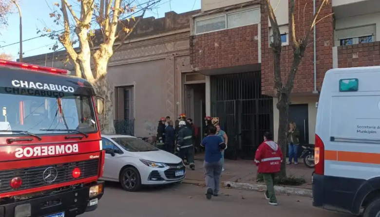 Falleció una joven y el chofer del SAME cayó a un pozo durante el operativo