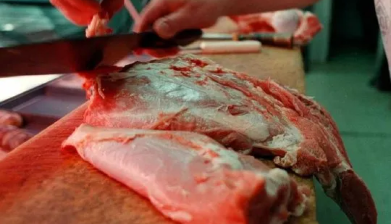 El consumo de carne vacuna cae a mínimos históricos y acelera el reemplazo por pollo y cerdo