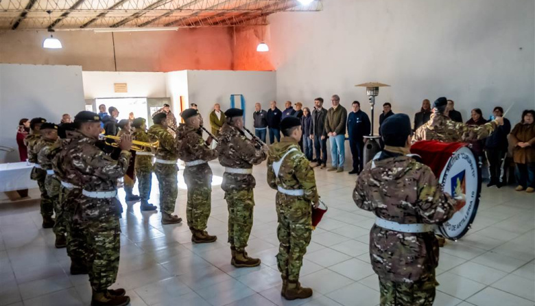 Emotivo acto en homenaje a los héroes juninenses caídos en Malvinas