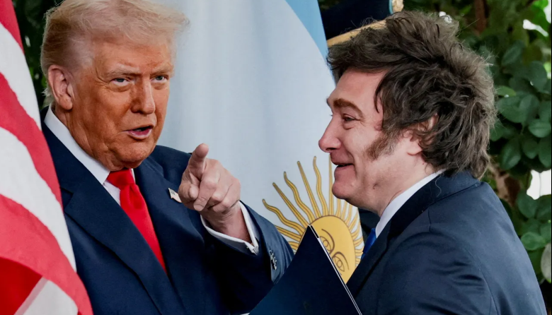 Milei avanza hacia un modelo migratorio más rígido, con operativos al estilo Trump