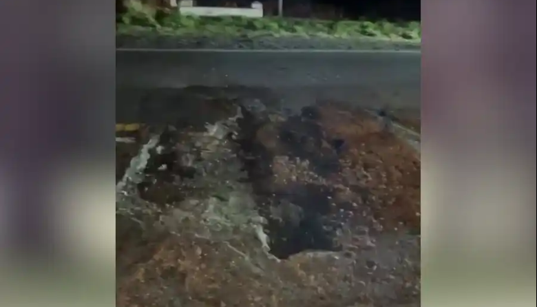 Precaución conductores: Se rompió el pavimento en la Ruta 5 en cercanías a La Niña, 9 de Julio