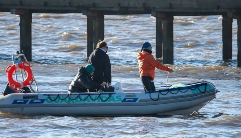 Encontraron muerto a uno de los pescadores desaparecidos en el Río de la Plata