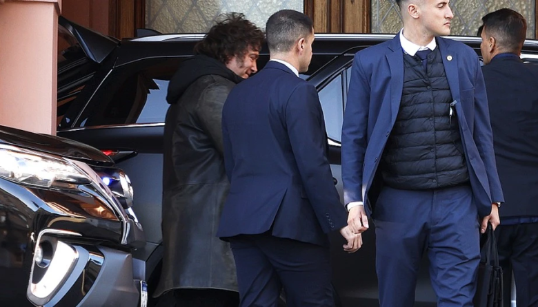 Milei culpa a Macri por la caída de Adorni y cuentan que habrá venganza