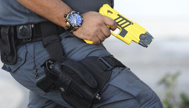 El massismo apura el debate por la utilización de armas no letales en La Bonaerense