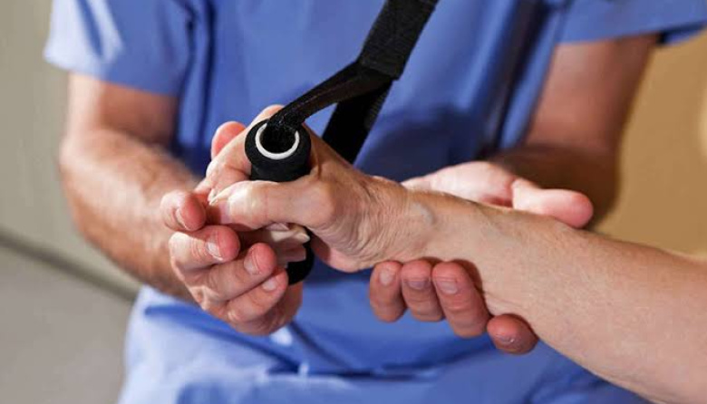 Terapia Ocupacional: Solo 3 títulos permiten ejercerla en PBA, 'todo lo demás es ilegal y pone en riesgo la salud de la población'