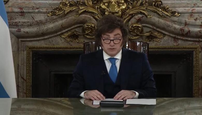 Milei presentó la reforma del Banco Central y volvió a cuestionar la emisión monetaria
