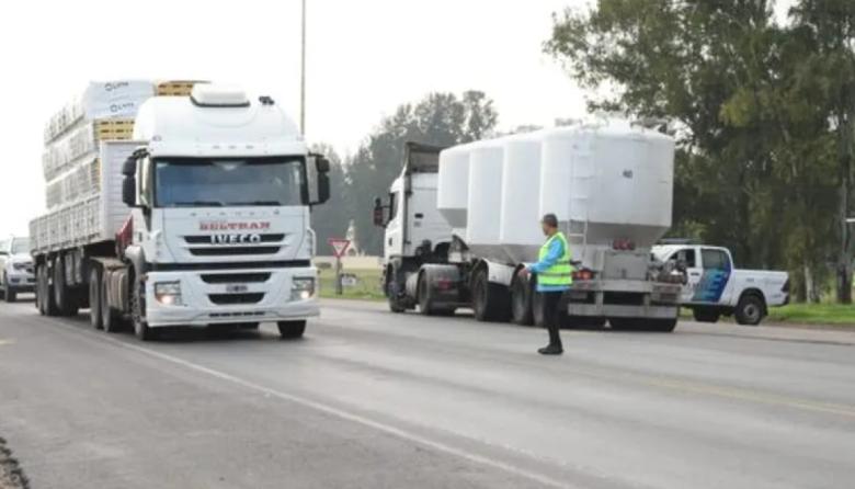 Fin de semana largo: comienza la restricción a la circulación de camiones
