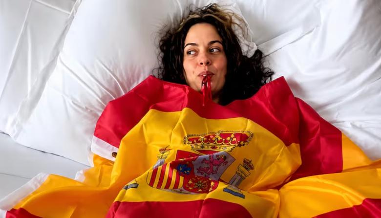 La polémica por Rosalía llegó a la Legislatura: un diputado habló de "la música de mierda que hace la gallega del orto"