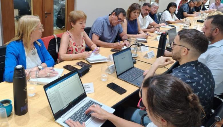 La Provincia ofreció un 7% a los docentes y los gremios pondrán la oferta a consideración