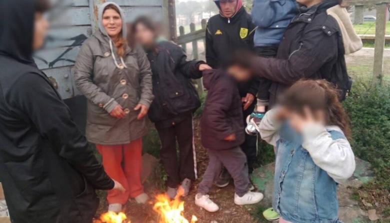 Denuncia penal contra Azul por dejar a una familia en situación de calle en Tandil