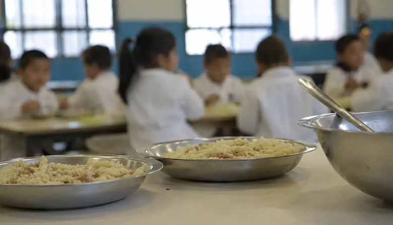 Comedores escolares: Provincia entregó equipamiento para comedores y cocinas escolares de Junín