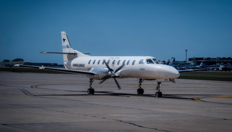 Un tero dejó en tierra a Humming Airways y sin conexión a Tres Arroyos con CABA