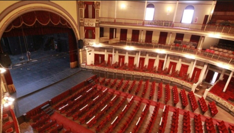 Por obras de puesta en valor, cerró el Teatro Coliseo de la ciudad de La Plata