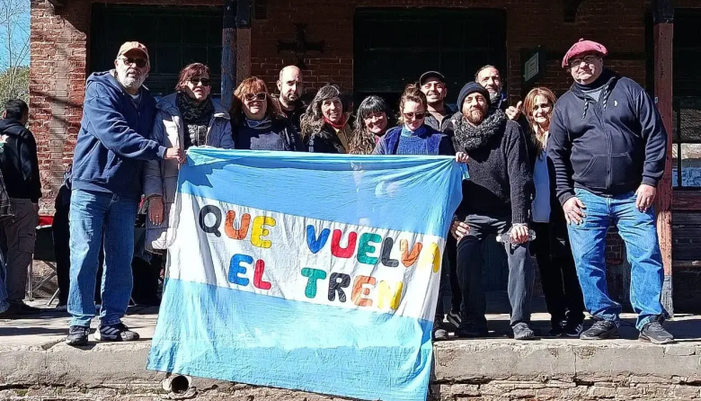 Uribelarrea reclama la vuelta del tren y más colectivos entre Cañuelas y Lobos
