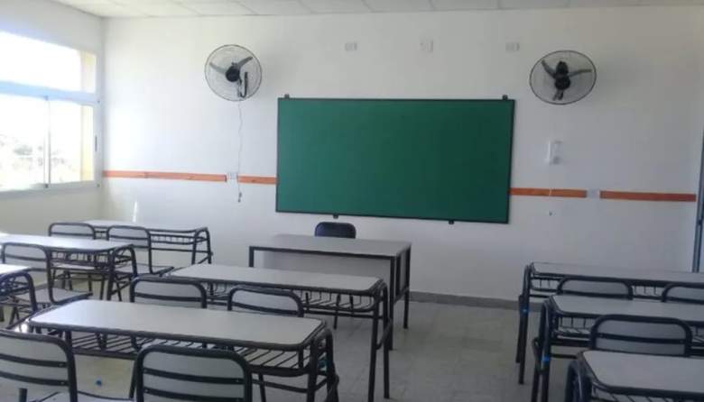 Un sector de docentes bonaerenses para el miércoles y complica las clases