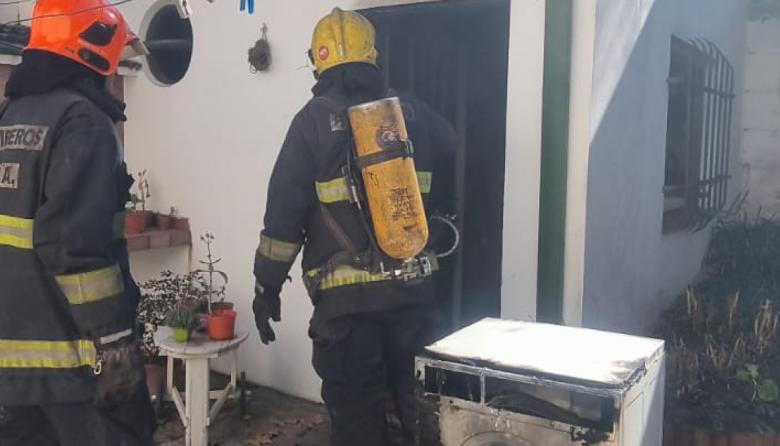 Principio de incendio en un lavarropas movilizó a los bomberos en Junín