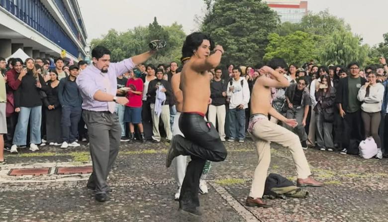 Internet, Indonesia y la plaza 25 de Mayo de Junín