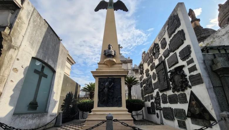 CABA licita una bóveda del Cementerio de la Recoleta para convertirla en café