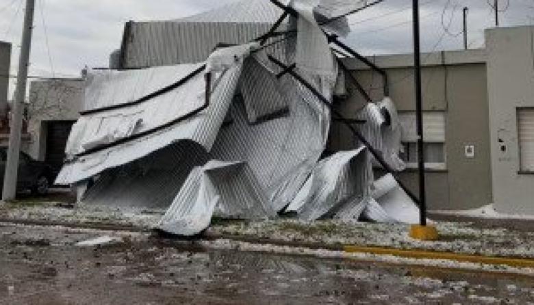Impactante temporal con granizo en Santa Fe: heridos, graves destrozos y camiones varados