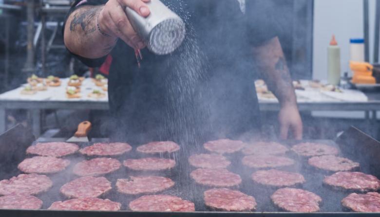 Una hamburguesería de Junín compite por el título de la mejor del país