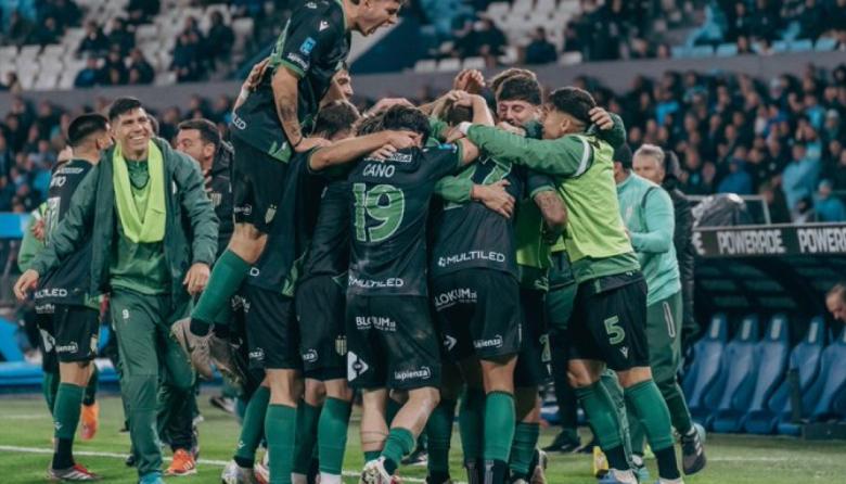 Banfield le ganó a Racing en el Cilindro y tomó un poco de aire abajo