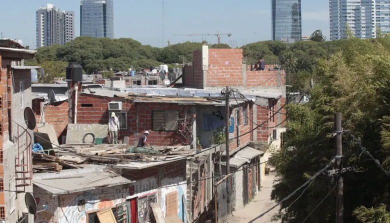 Subieron la pobreza y la indigencia en el primer semestre: Los números en Provincia