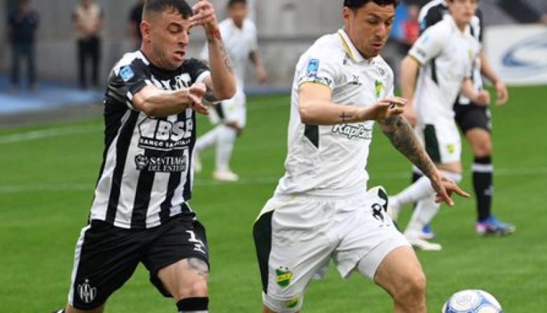 Central Córdoba remontó un 0-2 y rescató un empate ante Defensa y Justicia