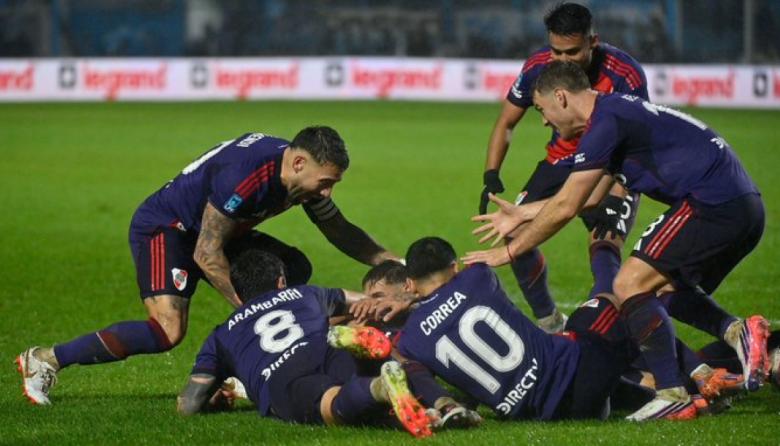 River Plate le ganó a Atlético en Tucumán y Ponzio sigue con puntaje perfecto