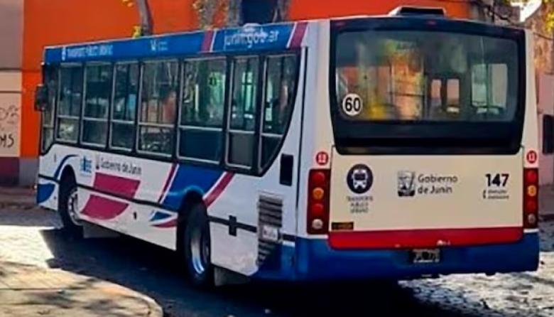 Estudiantes en pie de guerra: exigen que el colectivo extienda su horario nocturno