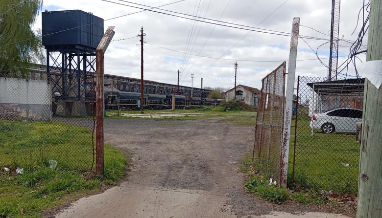 Apuñalaron a un hombre en terrenos del ferrocarril y está en grave estado