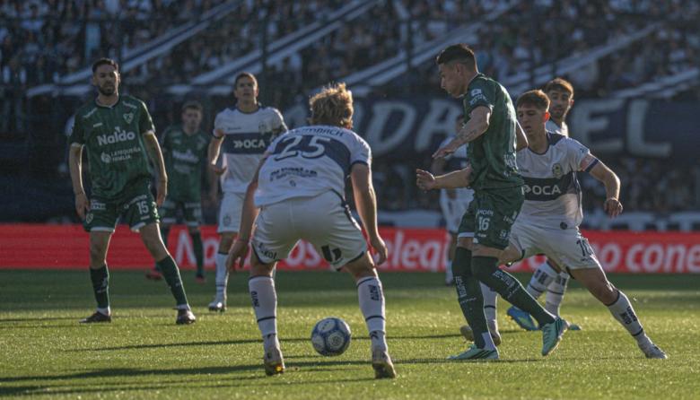 Un apático Sarmiento hizo poco y se vino sin nada de su visita a Gimnasia