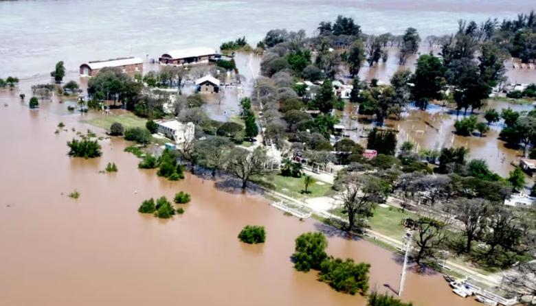 El Litoral bajo el agua: El Niño provoca las primeras evacuaciones masivas