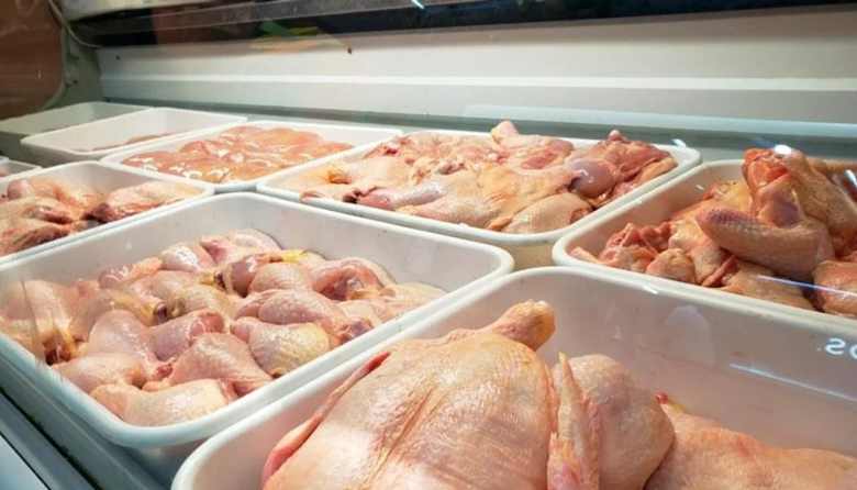 Crisis: el consumo de pollo superó al de carne vacuna por primera vez en la historia