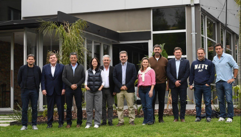 El PRO busca salir a flote: Ritondo de mostró con intendentes y el interino