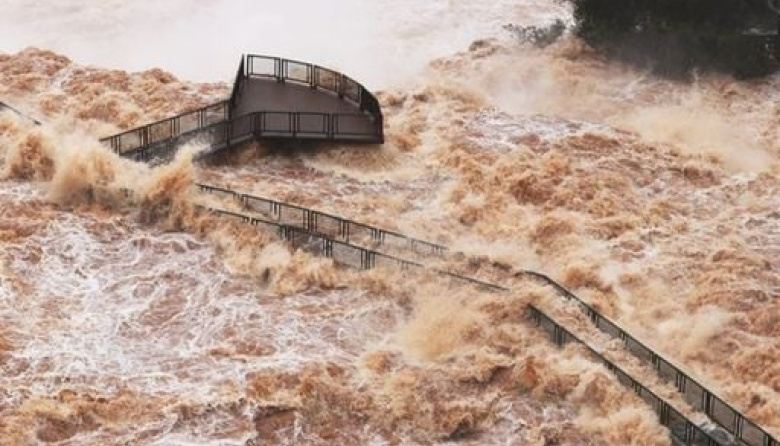 Crecen las Cataratas del Iguazú: triplicaron su caudal por El Niño y cerraron el parque