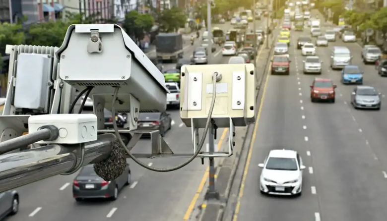 Proponen revisar el control de radares de velocidad y anular fotomultas encubiertas