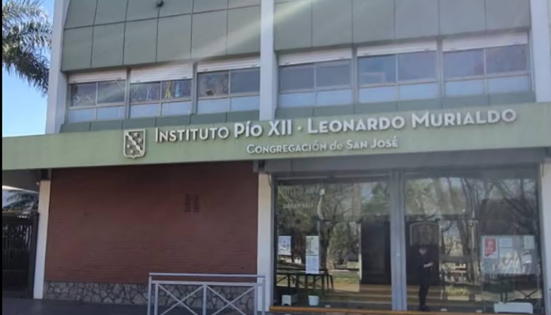 Denuncian a alumnos por crear imágenes íntimas de sus compañeras con IA